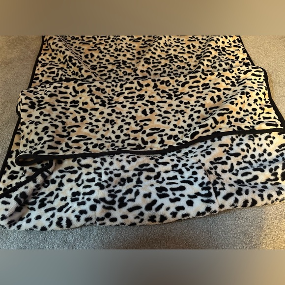 Travel pillow/blanket - Picture 4 of 6